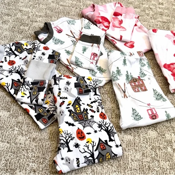 Burt’s Bees Kids’ and Honest Baby Organic Holiday Pajama Bundle—6Y - Picture 7 of 8